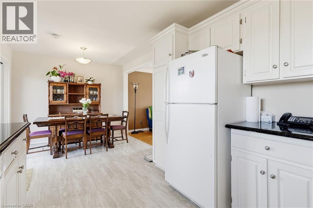 156 LAKESIDE Drive, Grimsby, Ontario, L3M2L5 — Photo 9