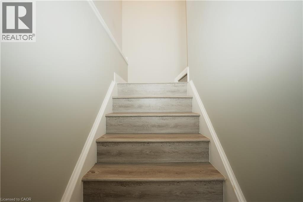 11 LEMONBALM Street, Kitchener, Ontario, N2E1Z7 — Photo 14