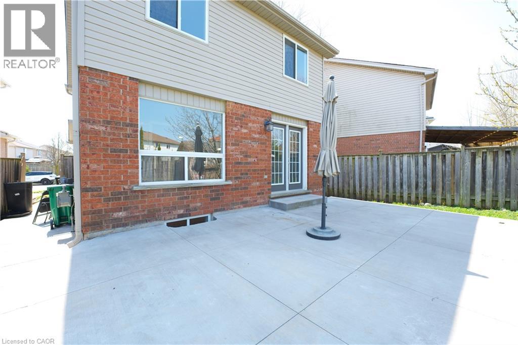 11 LEMONBALM Street, Kitchener, Ontario, N2E1Z7 — Photo 8