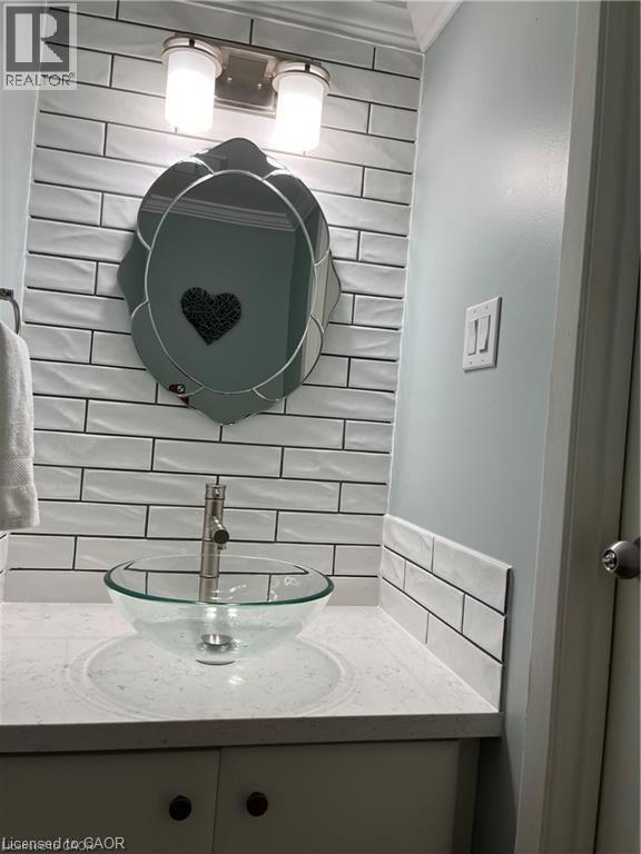 2301 CAVENDISH Drive Unit# 99, Burlington, Ontario, L7P3M3 — Photo 5