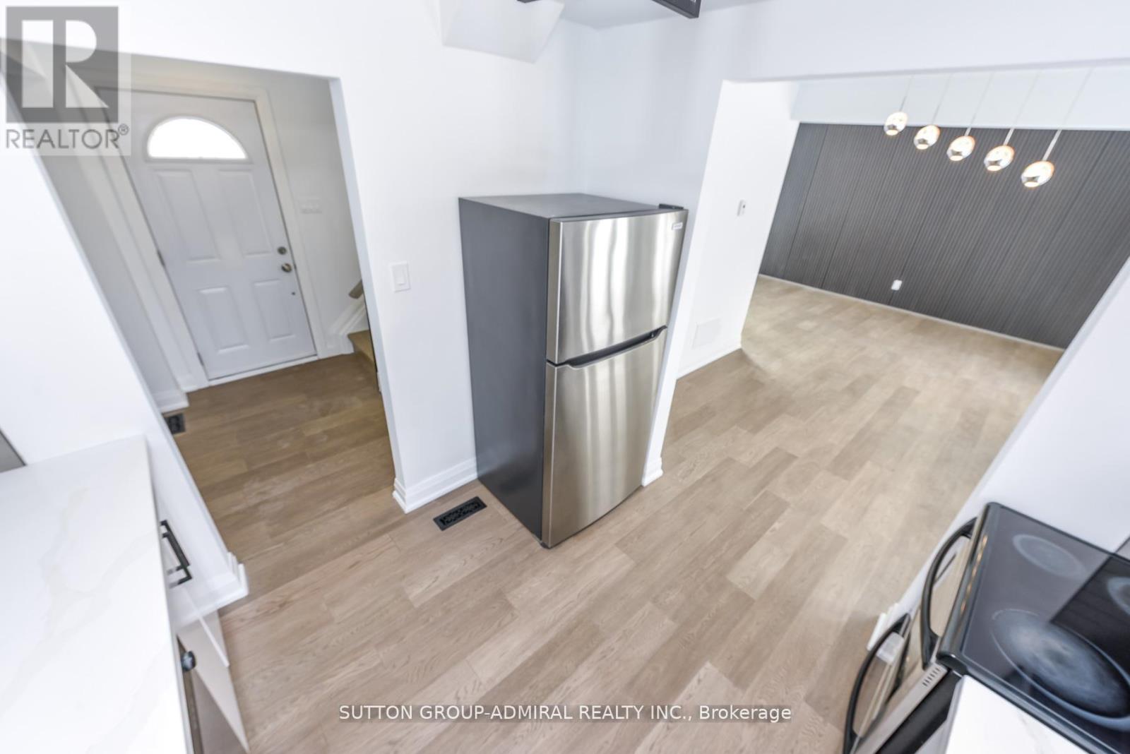 4 HARDCASTLE COURT, Brampton (Central Park), Ontario, L6S2A9 — Photo 8