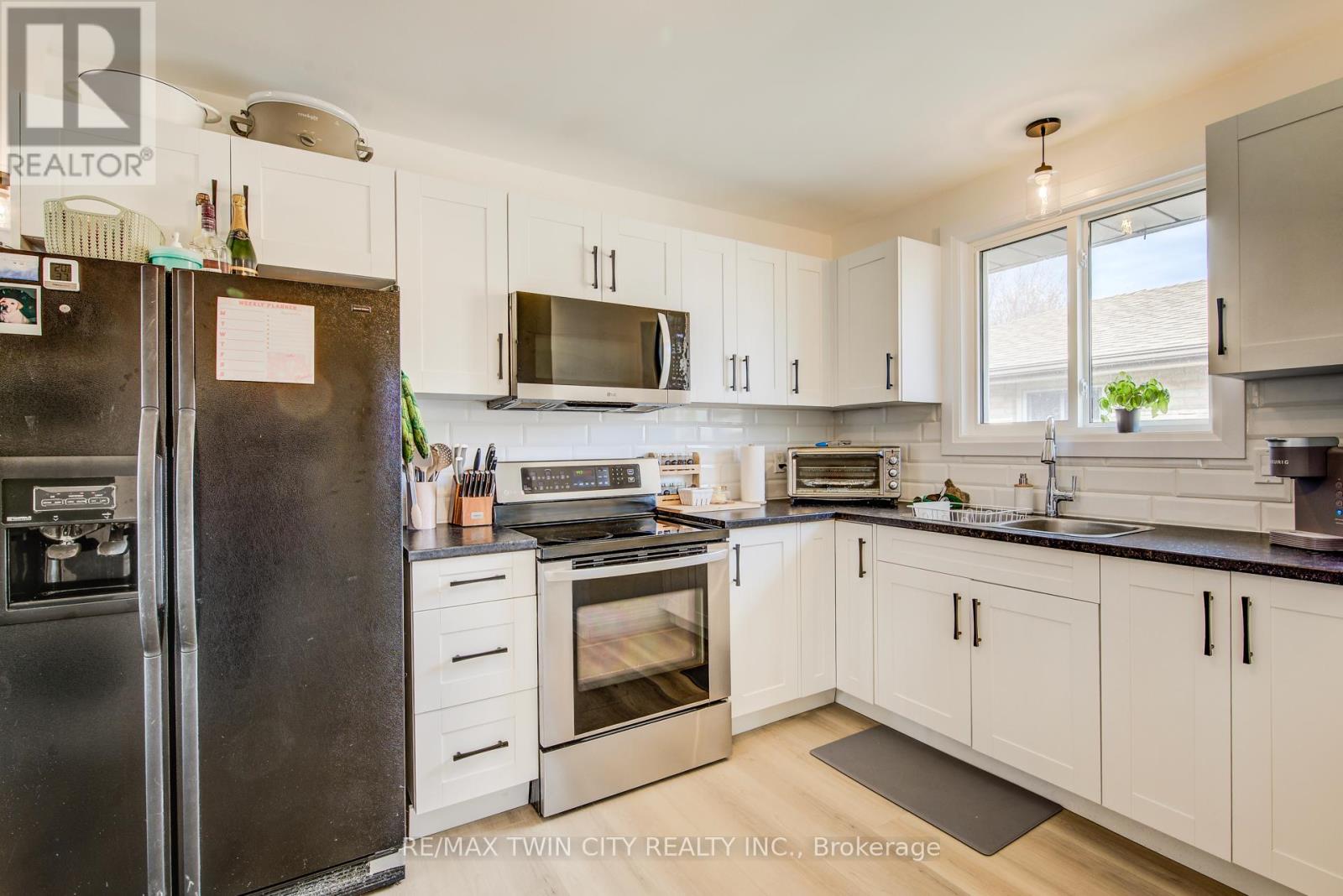 183 DINISON CRESCENT, Kitchener, Ontario, N2E2S6 — Photo 14