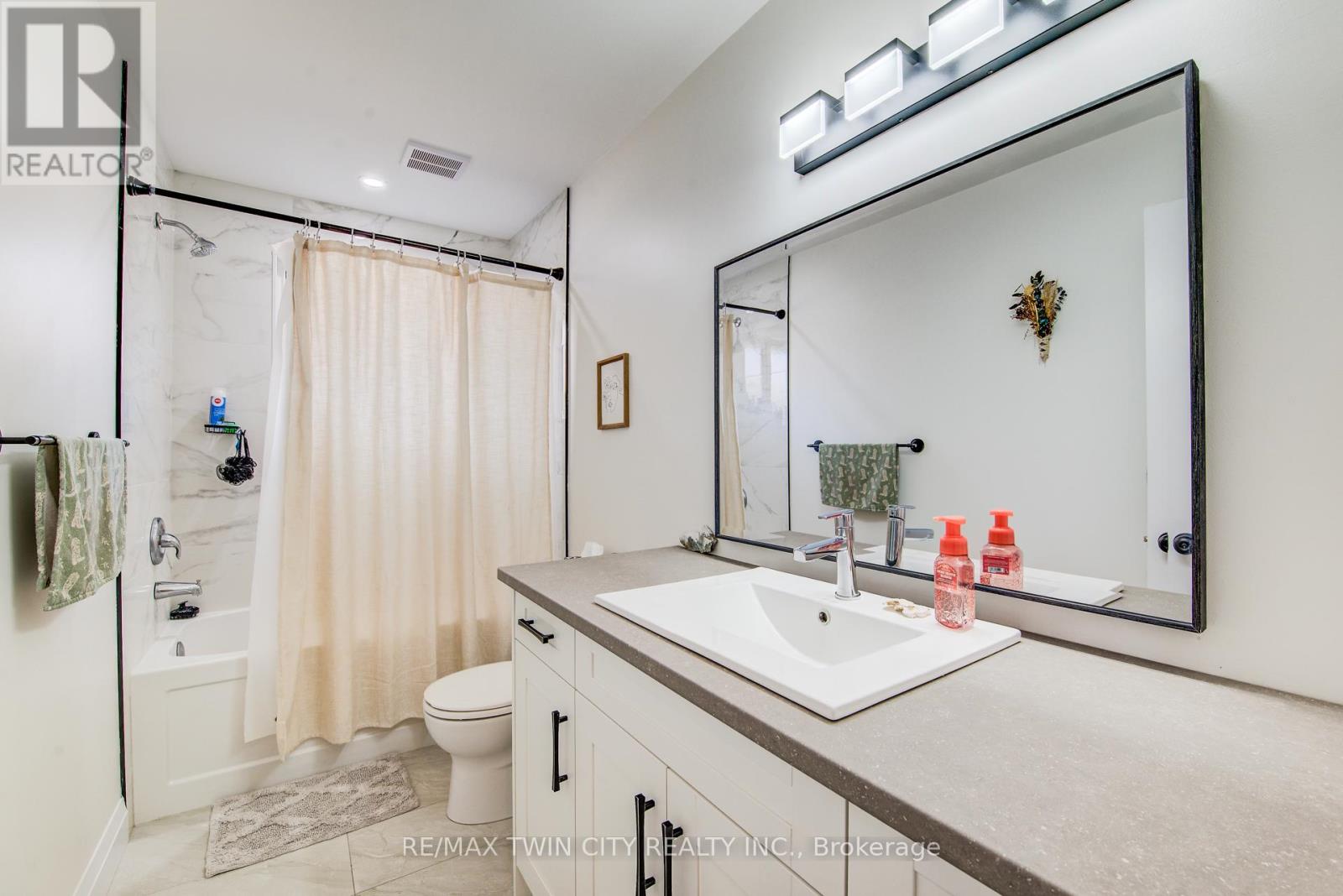 183 DINISON CRESCENT, Kitchener, Ontario, N2E2S6 — Photo 20