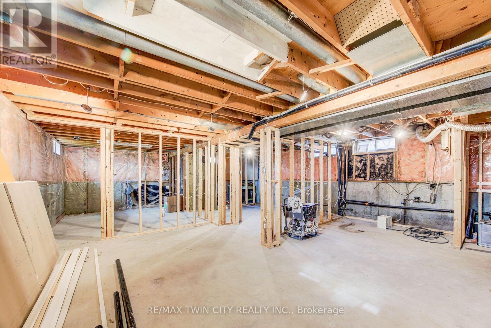 183 DINISON CRESCENT, Kitchener, Ontario, N2E2S6 — Photo 21