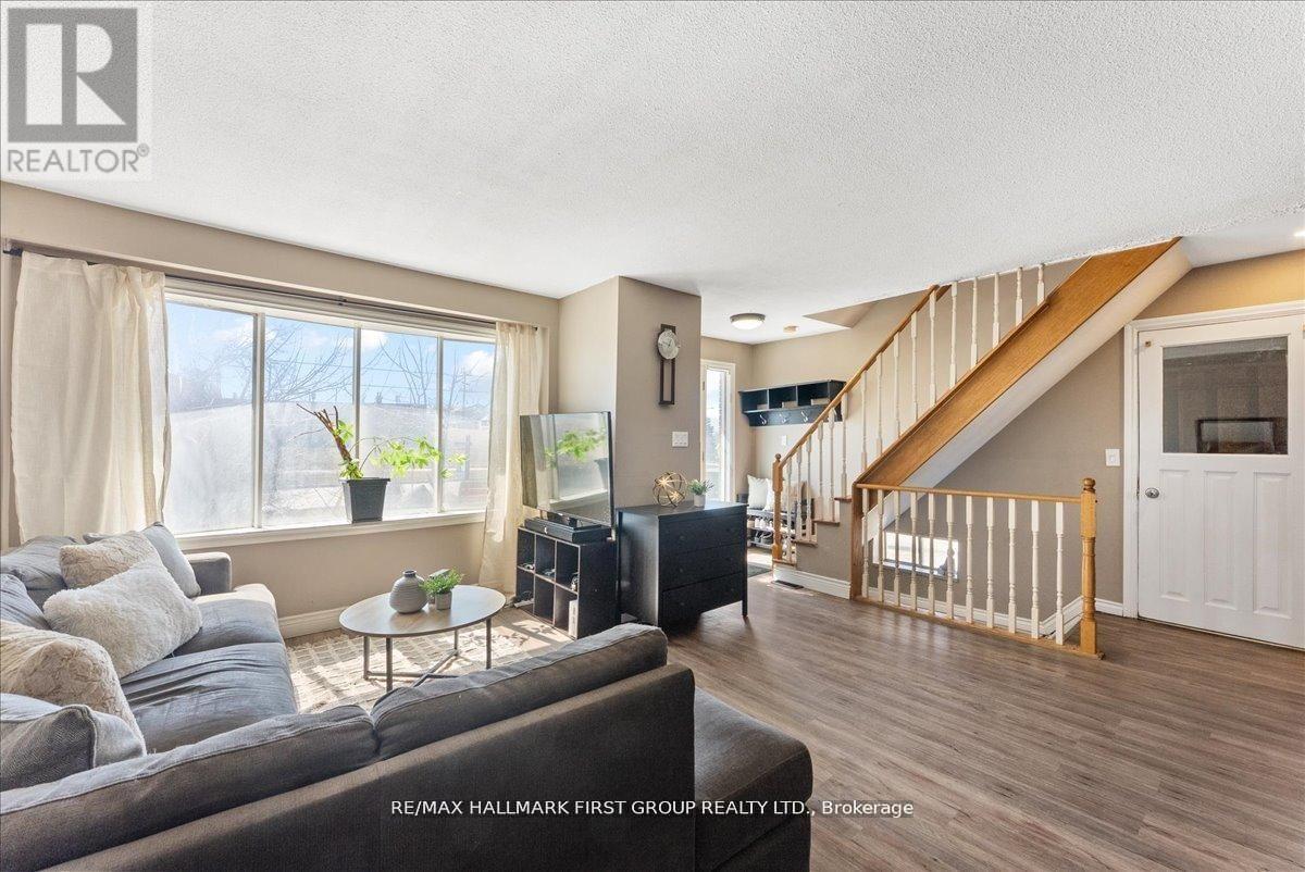 398 DEAN AVENUE, Oshawa (Central), Ontario, L1H3E2 — Photo 5