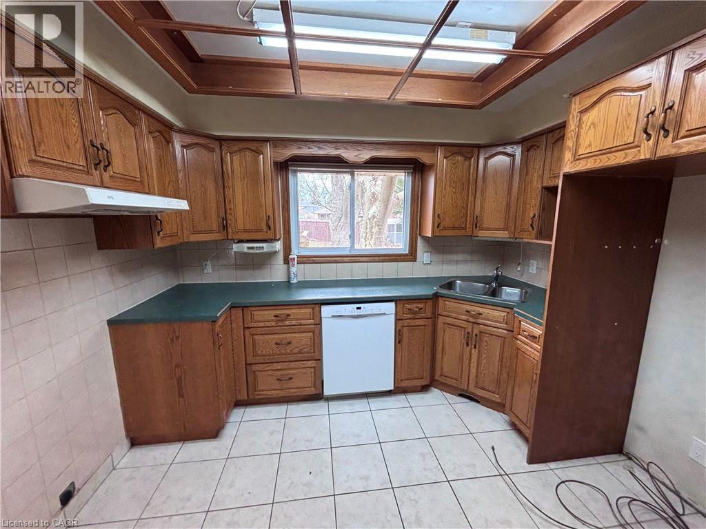 4 BEECHWOOD Court, St. Catharines, Ontario, L2N3H7 — Photo 10