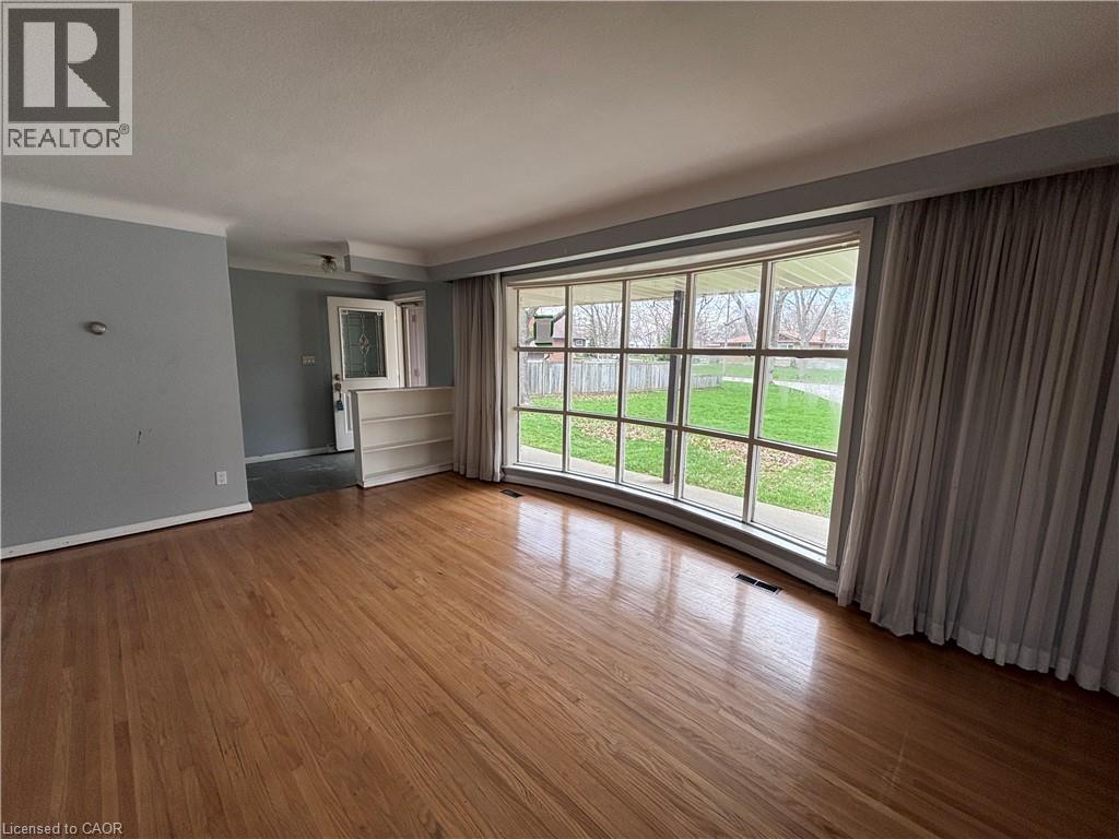 4 BEECHWOOD Court, St. Catharines, Ontario, L2N3H7 — Photo 8