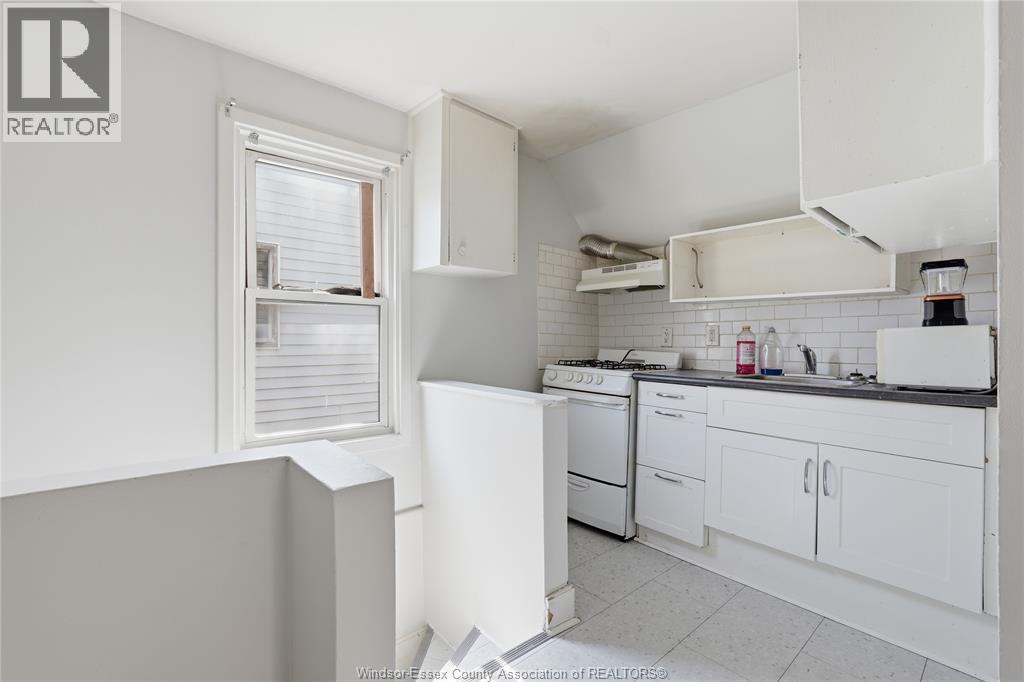 1021 WELLINGTON AVENUE, Windsor, Ontario, N9A5K2 — Photo 5