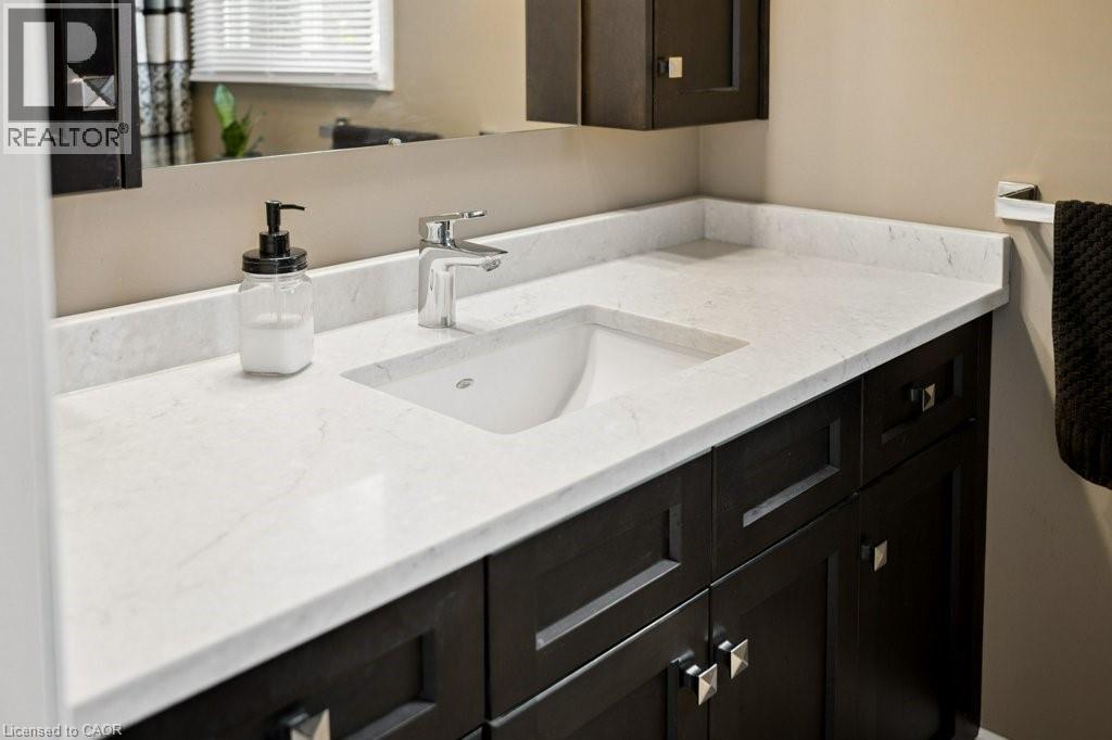 517 WESTFIELD Drive, Waterloo, Ontario, N2T2C7 — Photo 32