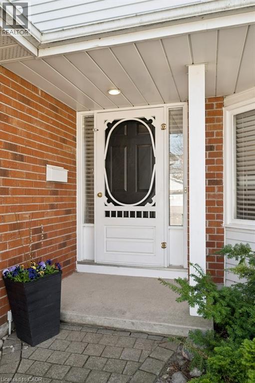 517 WESTFIELD Drive, Waterloo, Ontario, N2T2C7 — Photo 5