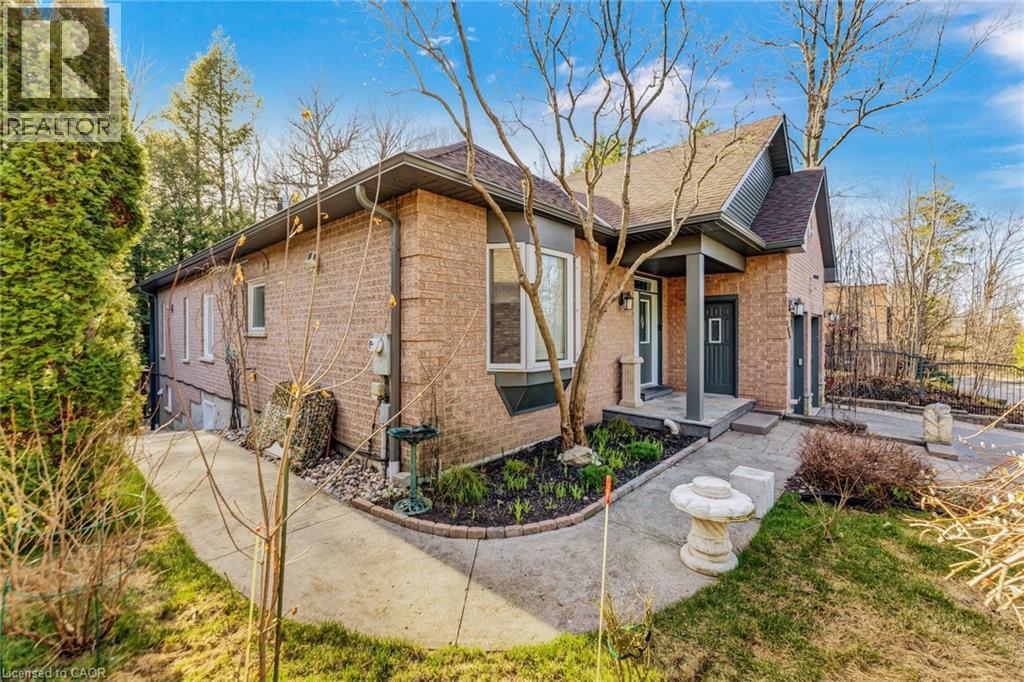 600 HENDERSON Drive, Aurora, Ontario, L4G5R1 — Photo 2