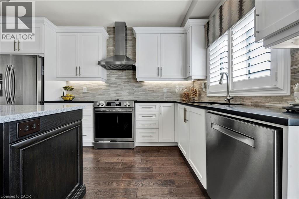15 PIETER VOS Drive, Kitchener, Ontario, N2P0G1 — Photo 12