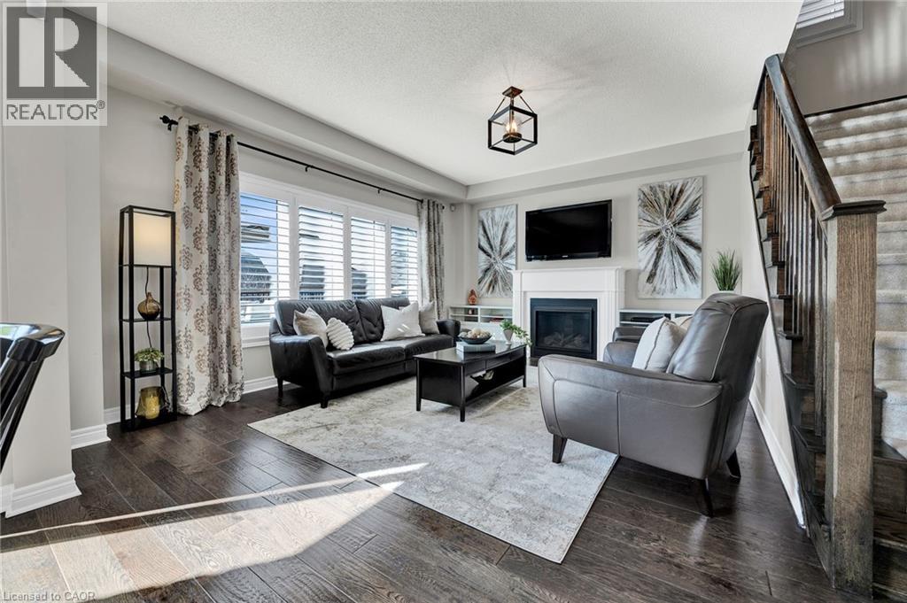 15 PIETER VOS Drive, Kitchener, Ontario, N2P0G1 — Photo 6