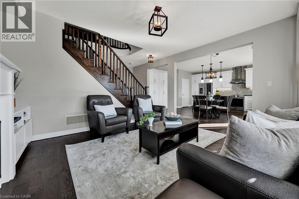 15 PIETER VOS Drive, Kitchener, Ontario, N2P0G1 — Photo 8