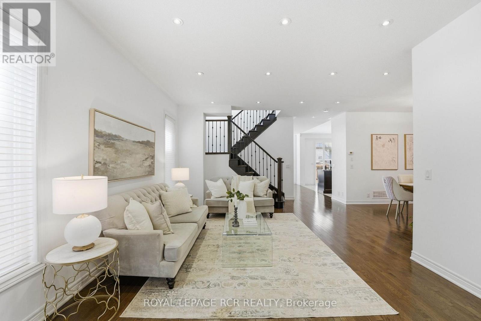 18 KERR LANE, Aurora, Ontario, L4G0E5 — Photo 4