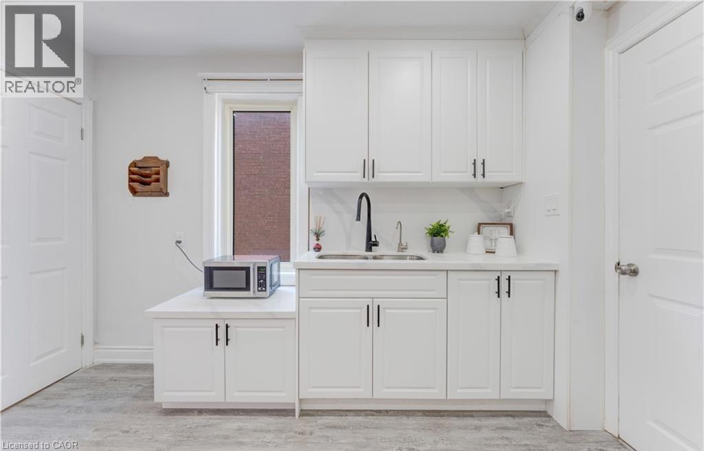 24 ONWARD Avenue, Kitchener, Ontario, N2H3J7 — Photo 15