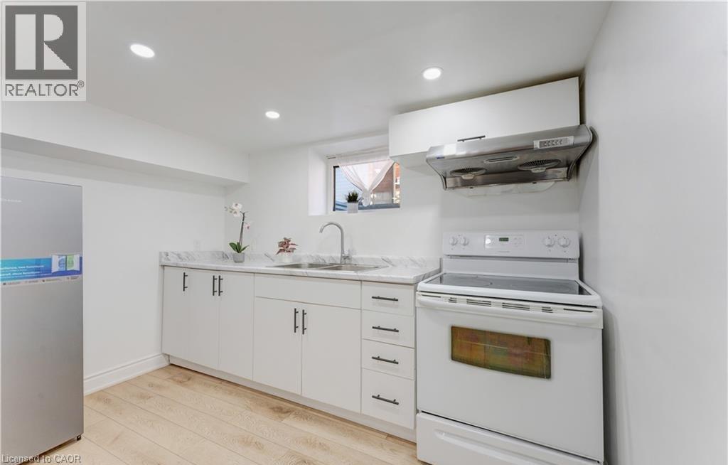 24 ONWARD Avenue, Kitchener, Ontario, N2H3J7 — Photo 29
