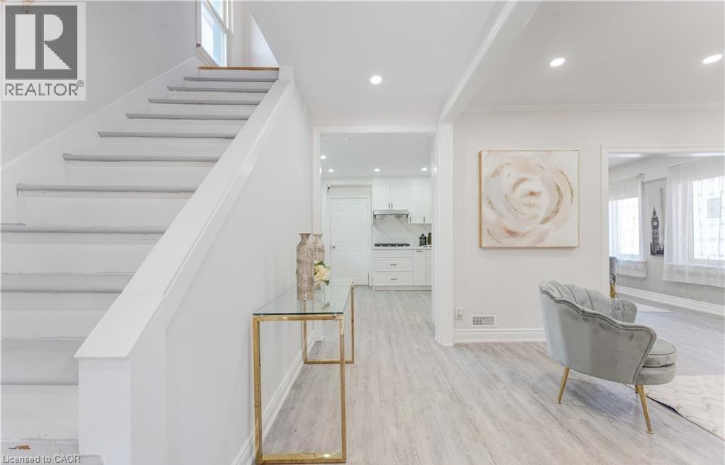 24 ONWARD Avenue, Kitchener, Ontario, N2H3J7 — Photo 8