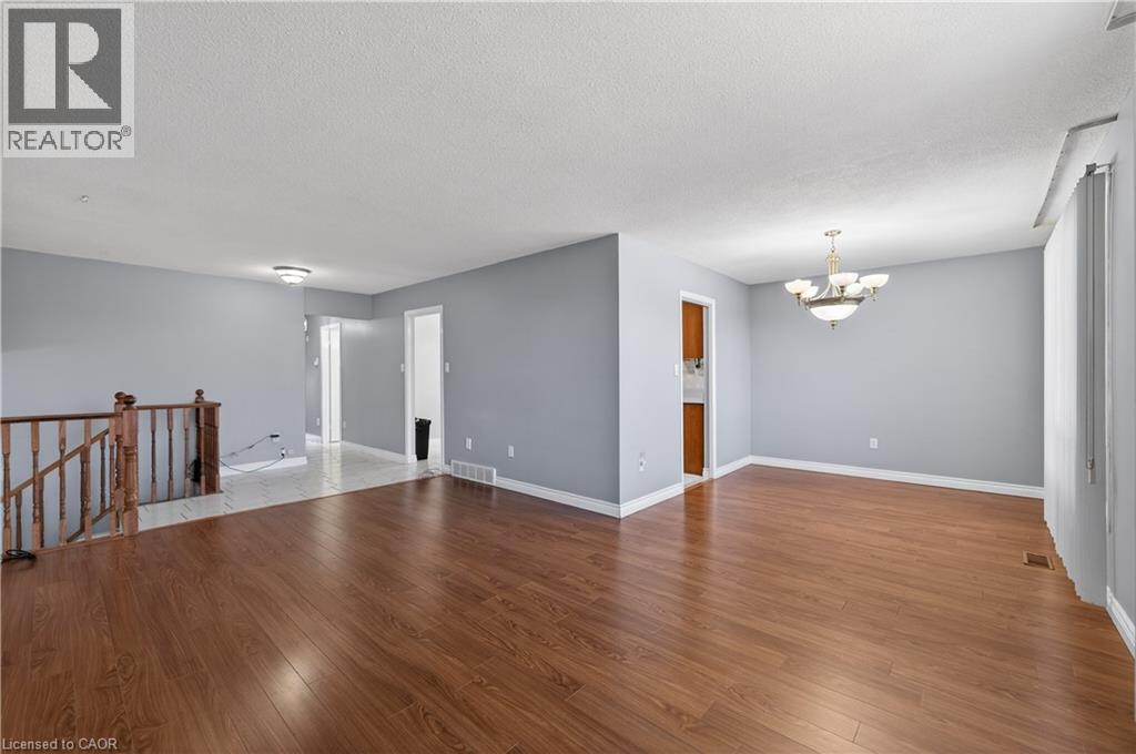 19 LYNWOOD Drive, Hamilton, Ontario, L8E3E7 — Photo 13