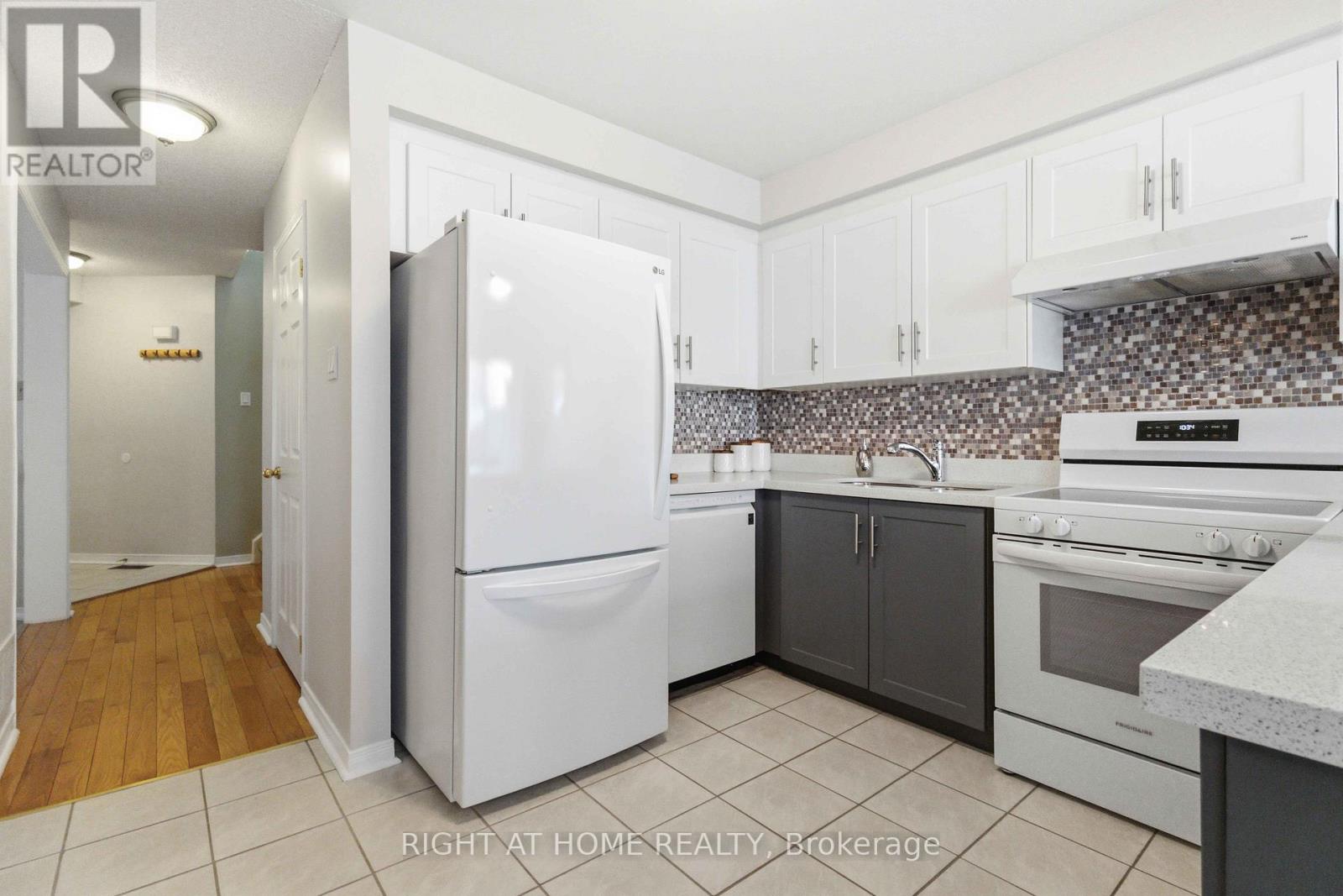 39 DAVIES CRESCENT, Whitby (Pringle Creek), Ontario, L1N8X4 — Photo 11