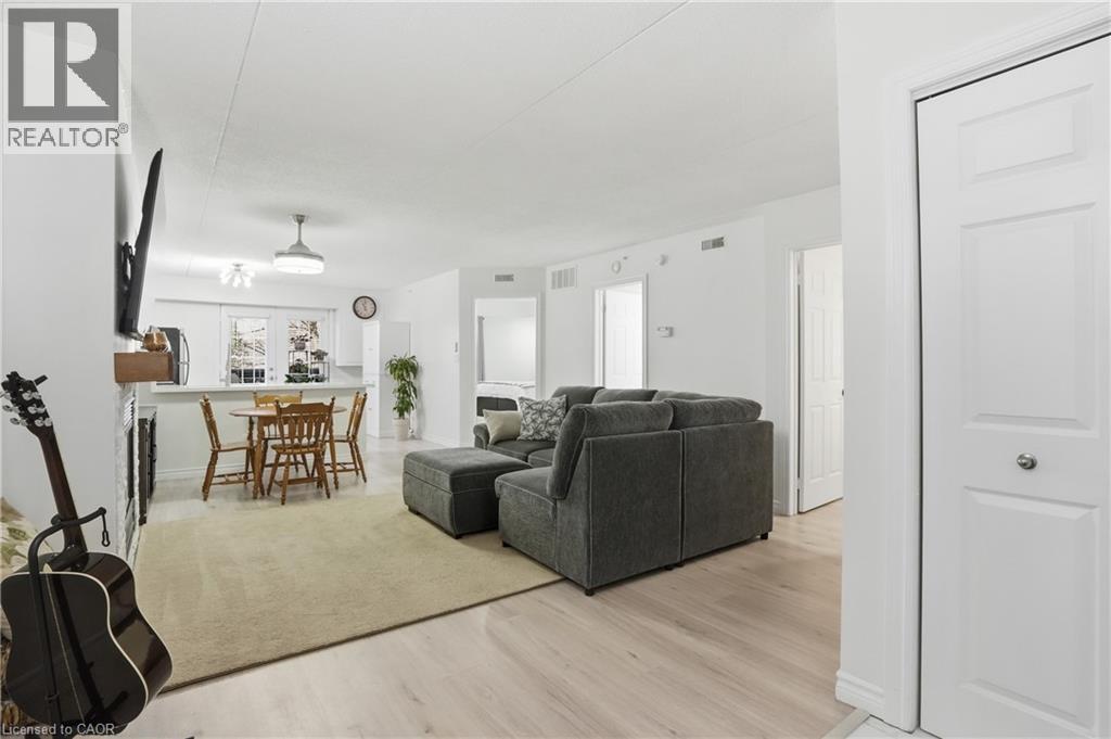 4003 KILMER Drive Unit# 207, Burlington, Ontario, L7M4M1 — Photo 3