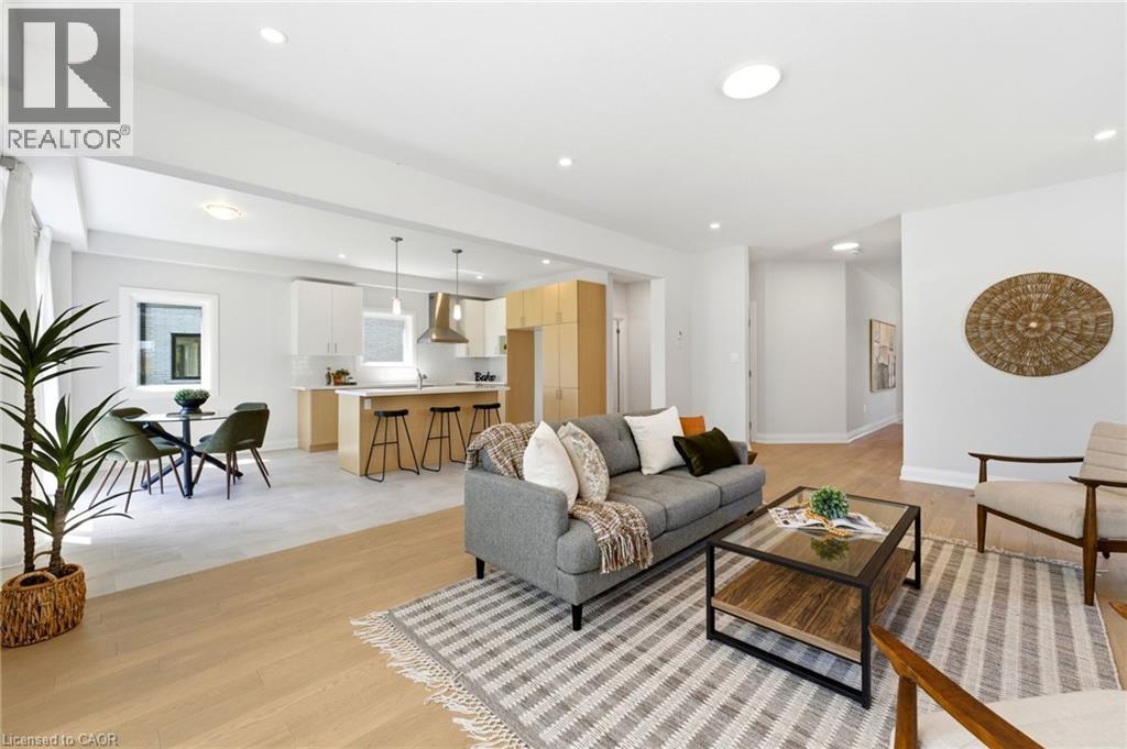 23 WOODVALLEY Court, Hamilton, Ontario, L9B2S7 — Photo 2