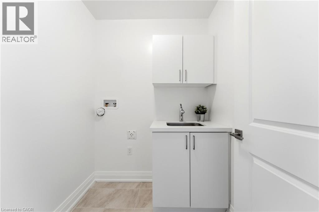 23 WOODVALLEY Court, Hamilton, Ontario, L9B2S7 — Photo 20