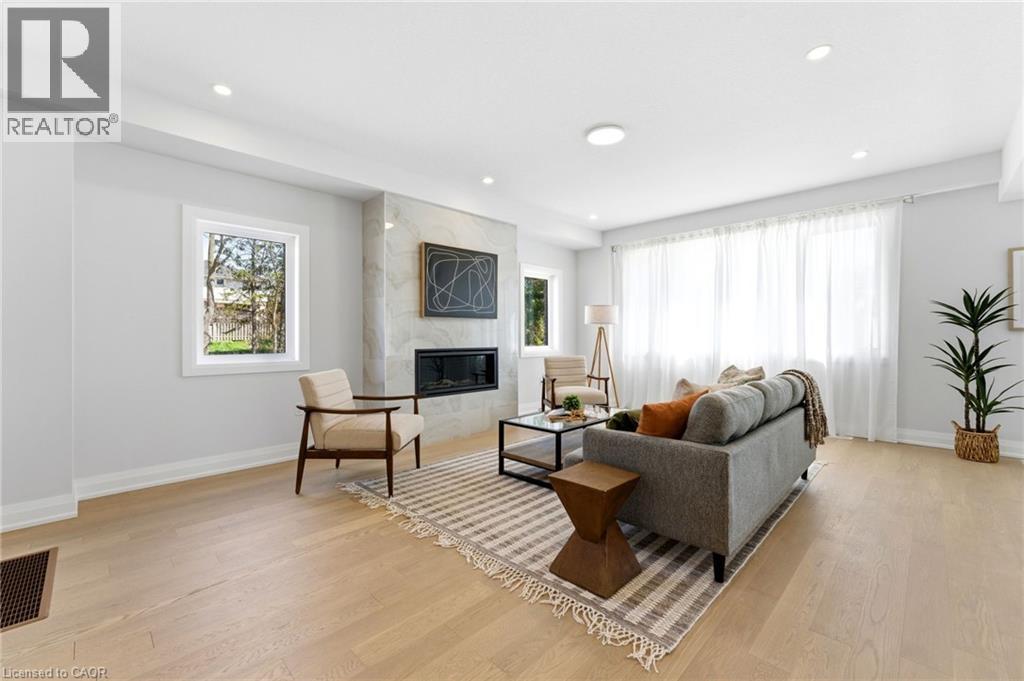 23 WOODVALLEY Court, Hamilton, Ontario, L9B2S7 — Photo 3