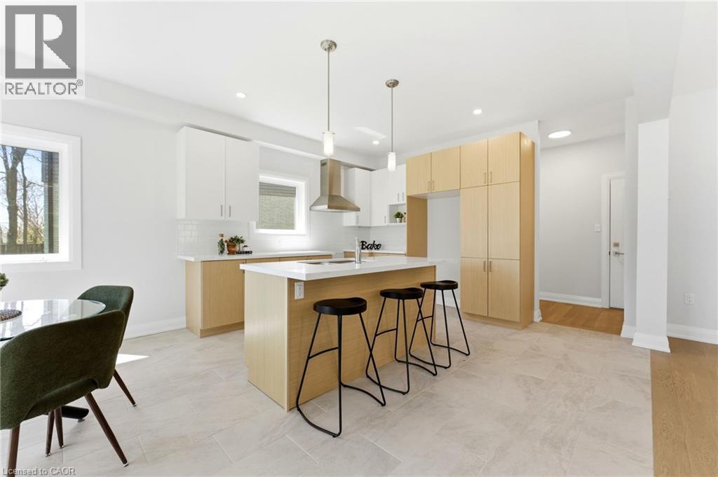 23 WOODVALLEY Court, Hamilton, Ontario, L9B2S7 — Photo 5