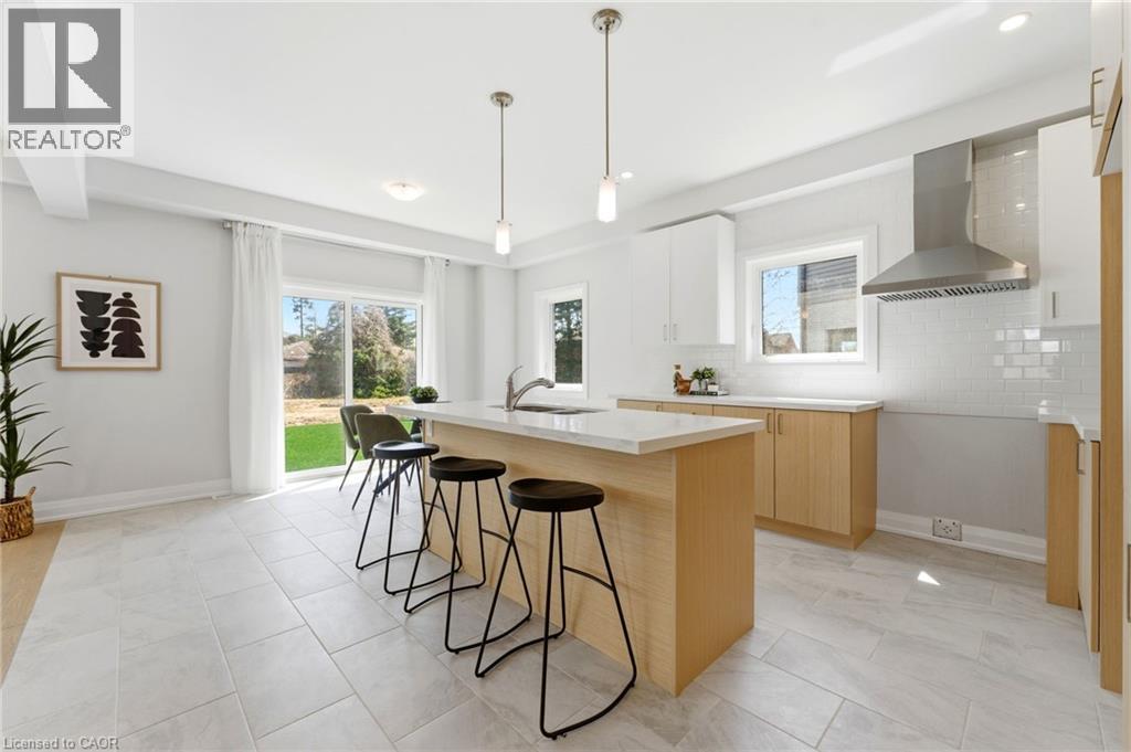 23 WOODVALLEY Court, Hamilton, Ontario, L9B2S7 — Photo 6