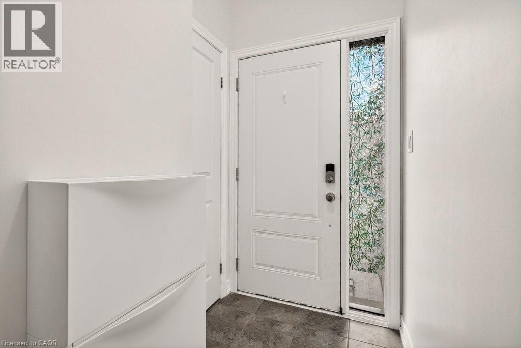 377 GLANCASTER Road Unit# 16, Ancaster, Ontario, L9G0G4 — Photo 4