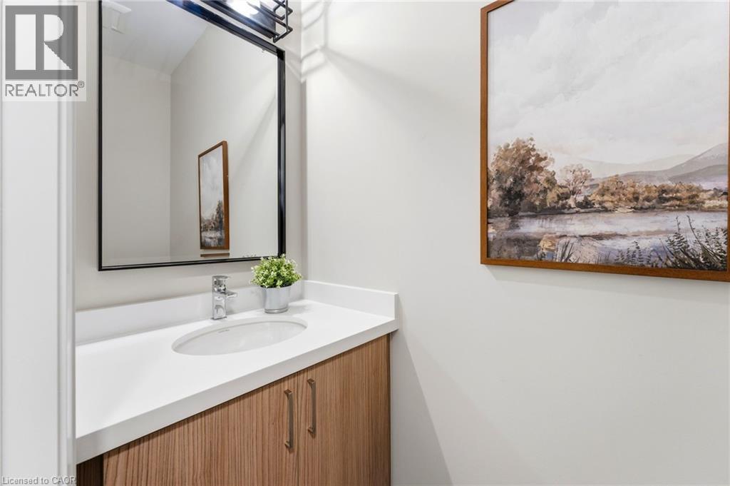 19 WOODVALLEY Court, Hamilton, Ontario, L9B2S7 — Photo 12