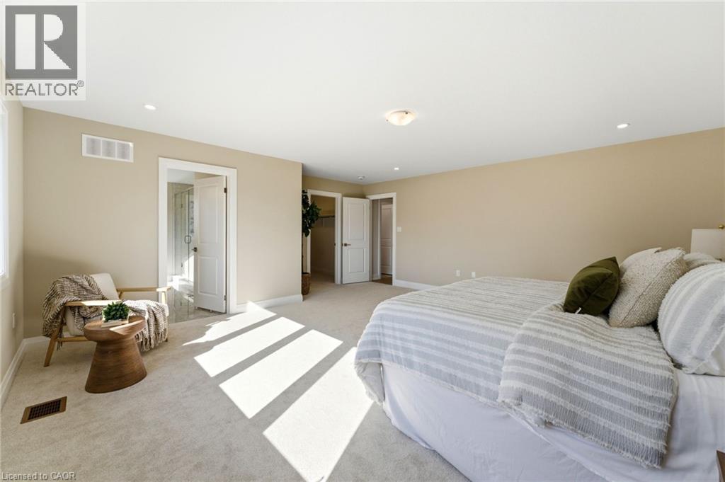 19 WOODVALLEY Court, Hamilton, Ontario, L9B2S7 — Photo 14