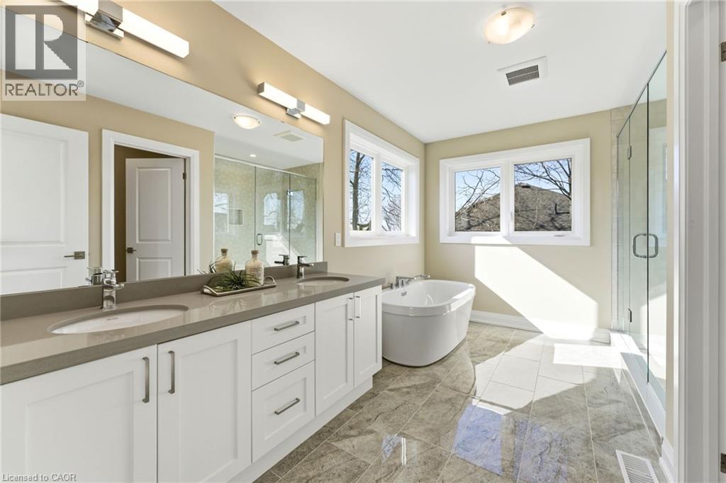 19 WOODVALLEY Court, Hamilton, Ontario, L9B2S7 — Photo 15