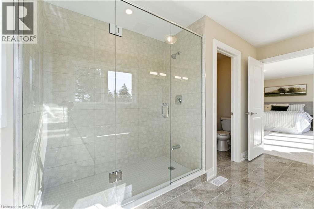 19 WOODVALLEY Court, Hamilton, Ontario, L9B2S7 — Photo 16