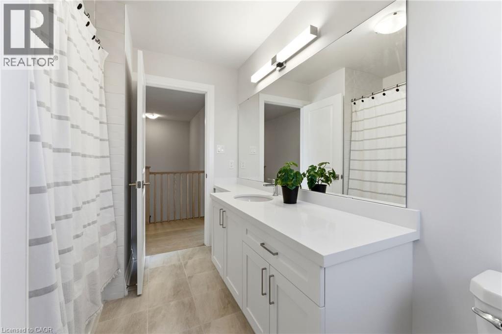 19 WOODVALLEY Court, Hamilton, Ontario, L9B2S7 — Photo 18