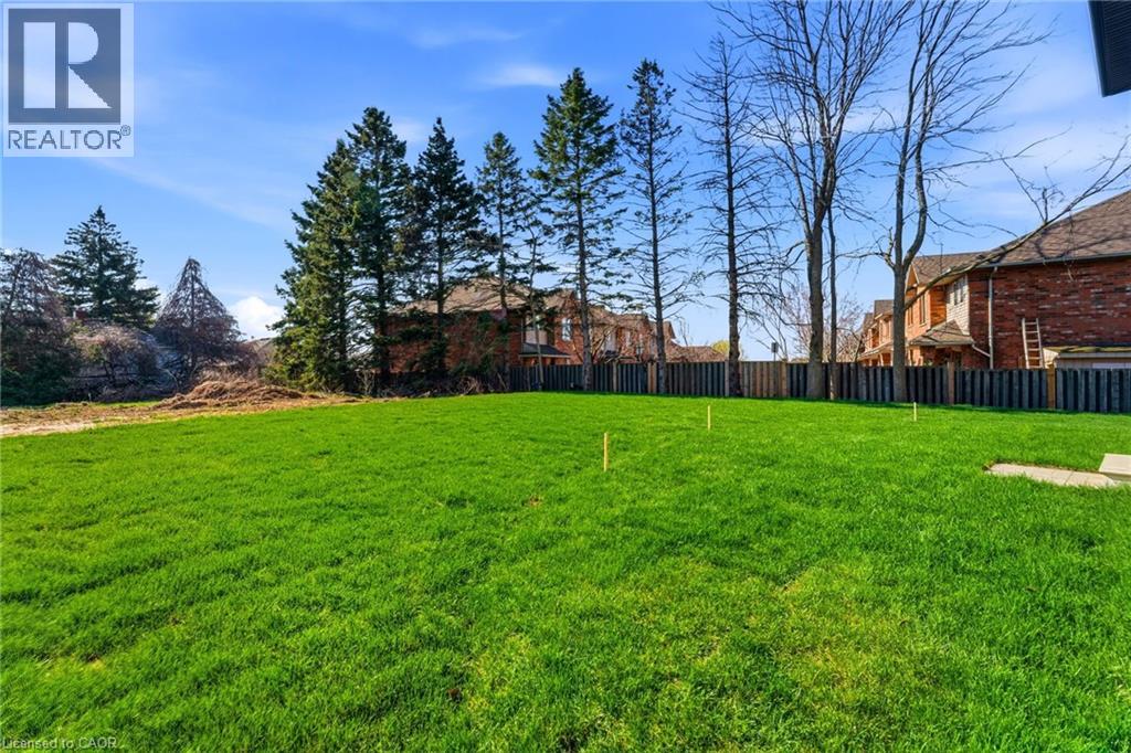 19 WOODVALLEY Court, Hamilton, Ontario, L9B2S7 — Photo 26