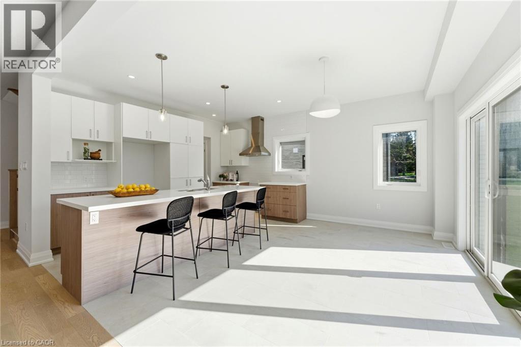 19 WOODVALLEY Court, Hamilton, Ontario, L9B2S7 — Photo 6