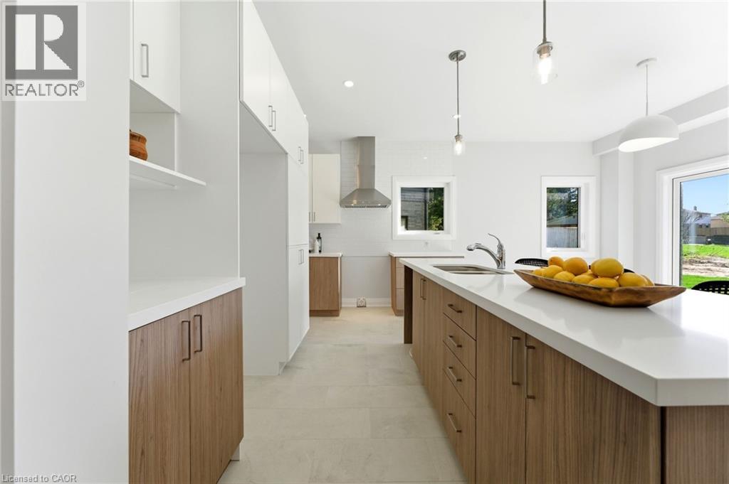 19 WOODVALLEY Court, Hamilton, Ontario, L9B2S7 — Photo 8