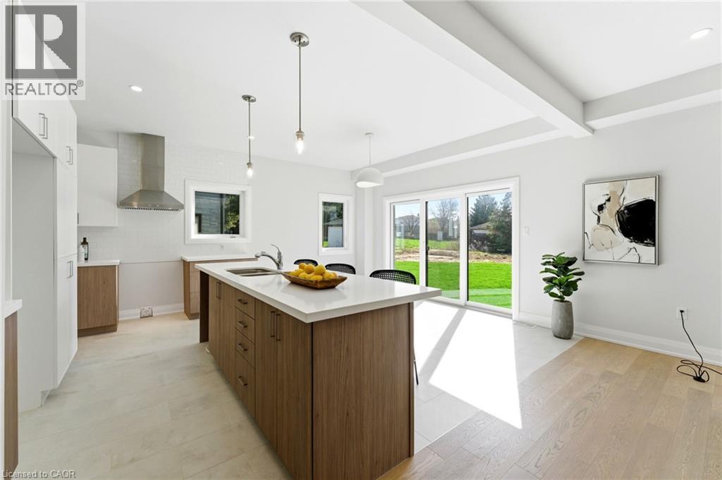 19 WOODVALLEY Court, Hamilton, Ontario, L9B2S7 — Photo 9