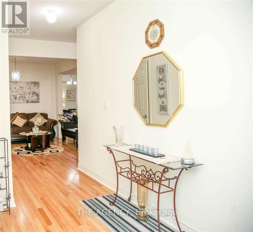 647 MOCKRIDGE TERRACE S, Milton (HA Harrison), Ontario, L9T8W1 — Photo 4