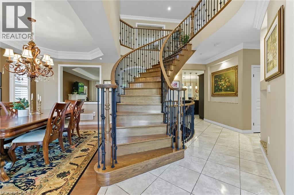 20 LORUPE Court, Ancaster, Ontario, L9G0C8 — Photo 4
