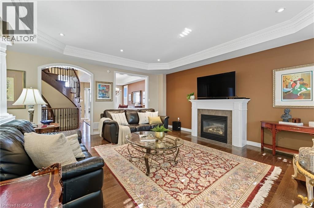 20 LORUPE Court, Ancaster, Ontario, L9G0C8 — Photo 7