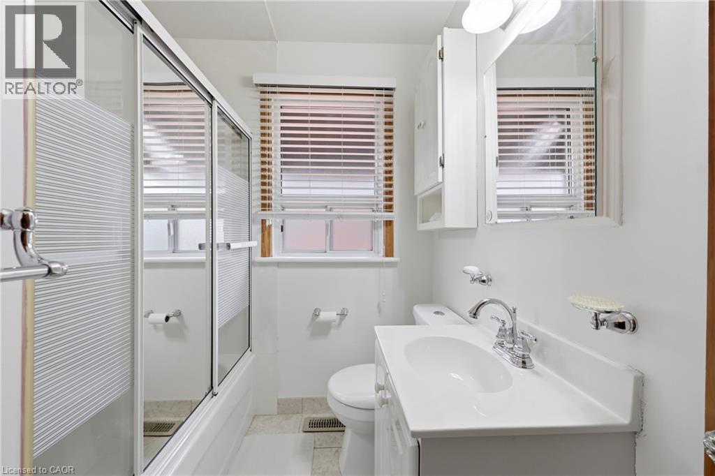 37 CENTRAL PARK Avenue, Dundas, Ontario, L9H2M5 — Photo 17