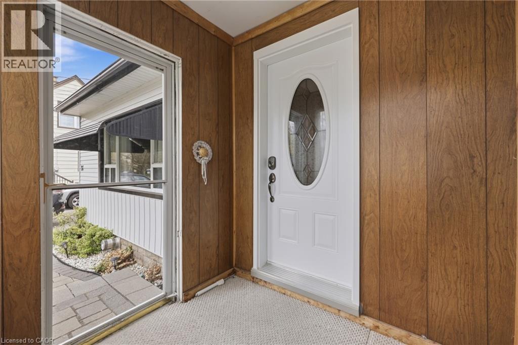 37 CENTRAL PARK Avenue, Dundas, Ontario, L9H2M5 — Photo 4