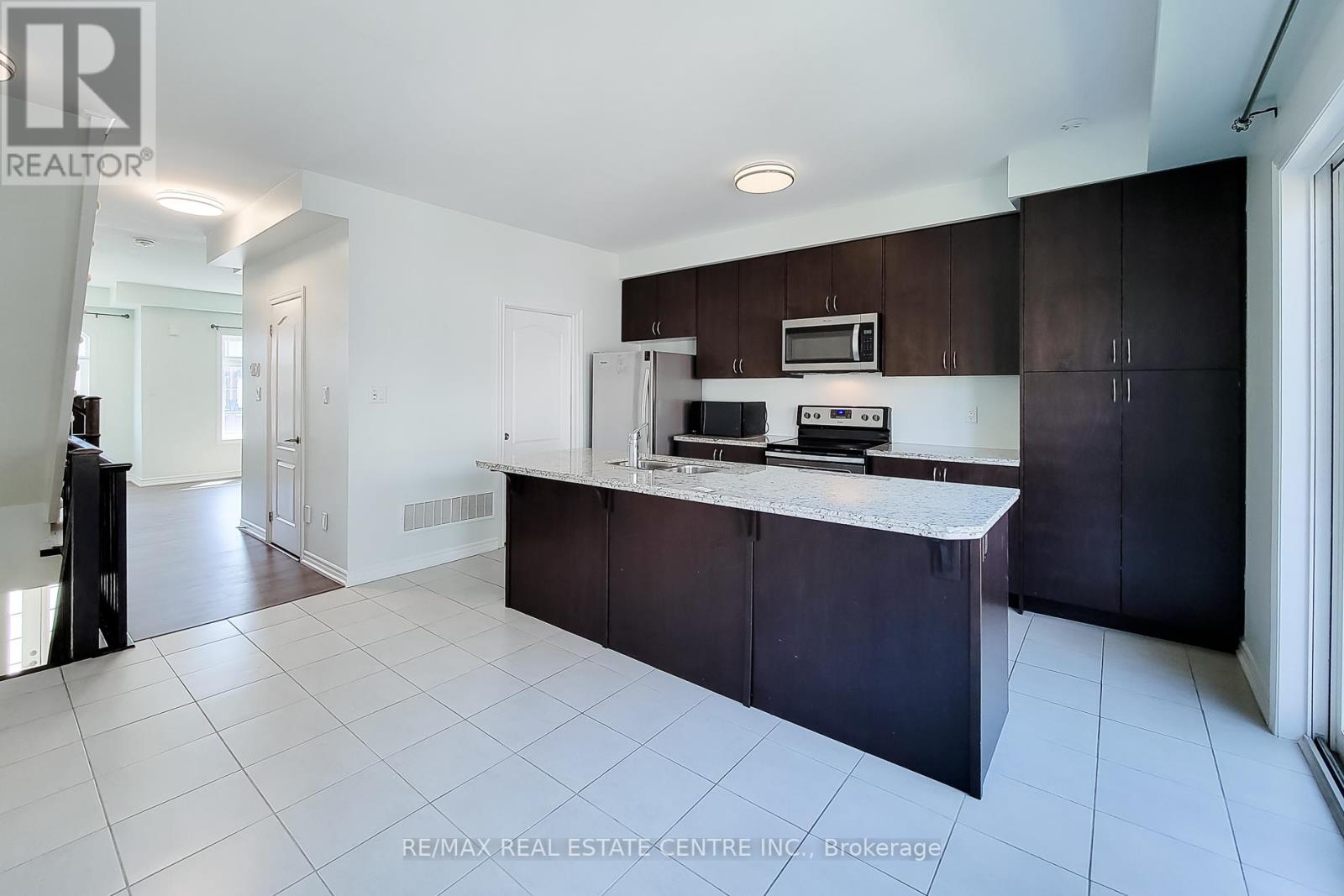 137 BORERS CREEK CIRCLE, Hamilton (Waterdown), Ontario, L8B1W3 — Photo 18