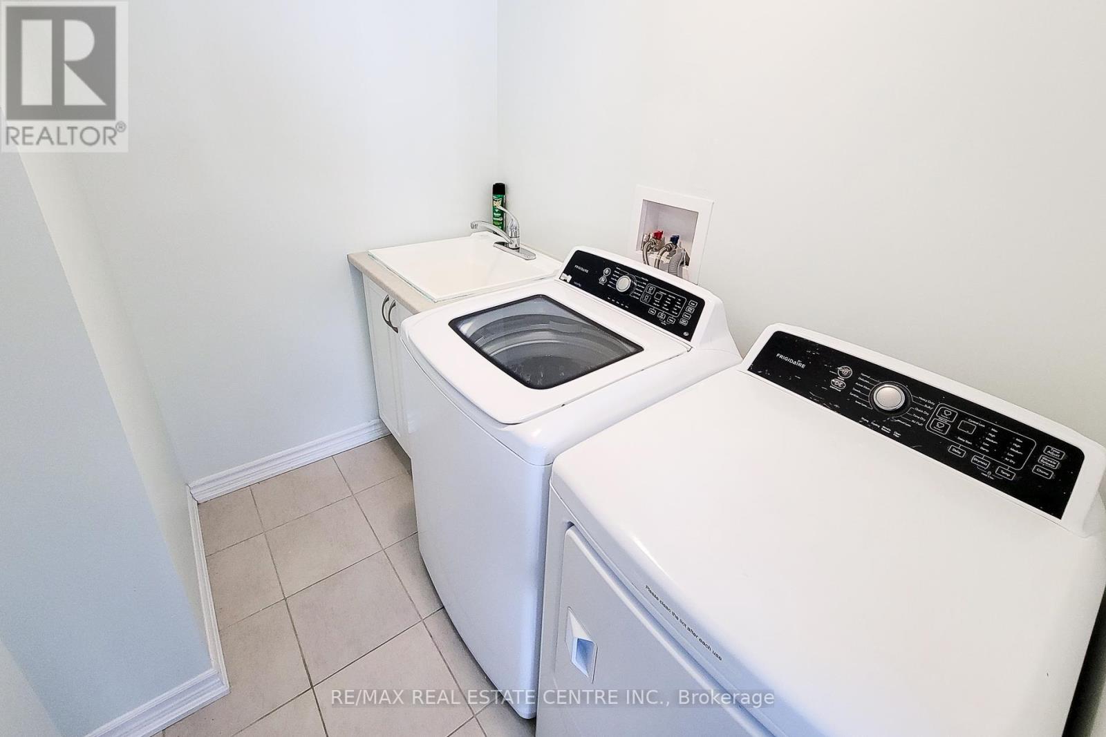 137 BORERS CREEK CIRCLE, Hamilton (Waterdown), Ontario, L8B1W3 — Photo 27