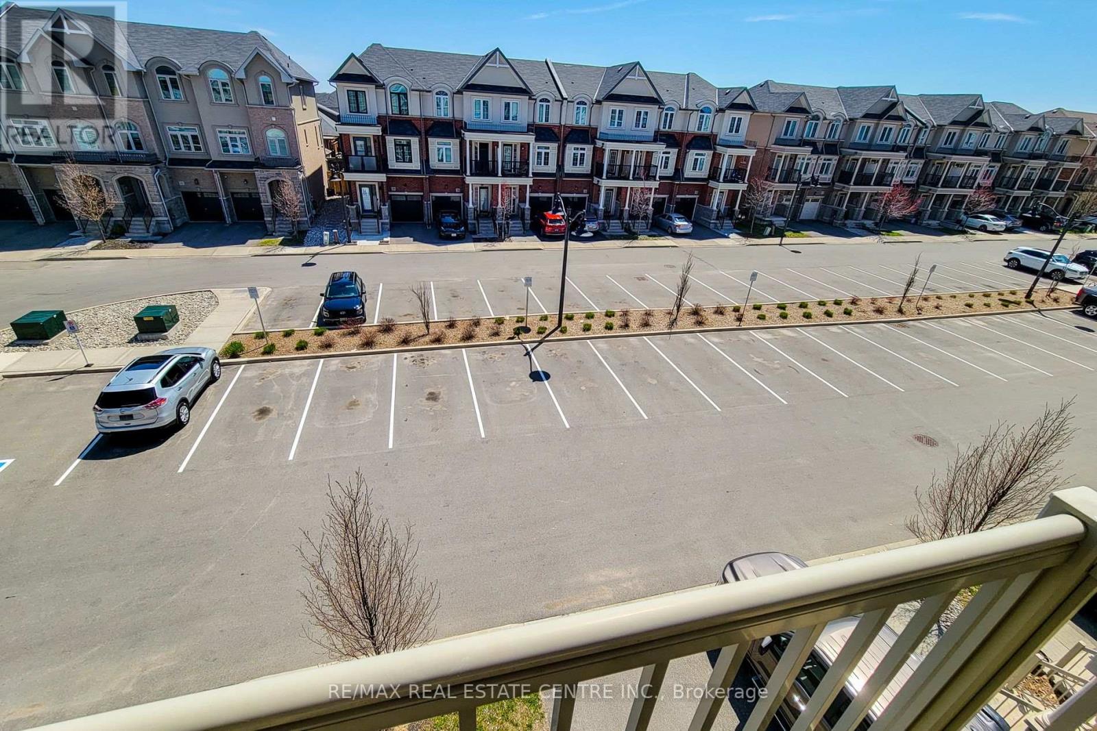 137 BORERS CREEK CIRCLE, Hamilton (Waterdown), Ontario, L8B1W3 — Photo 4