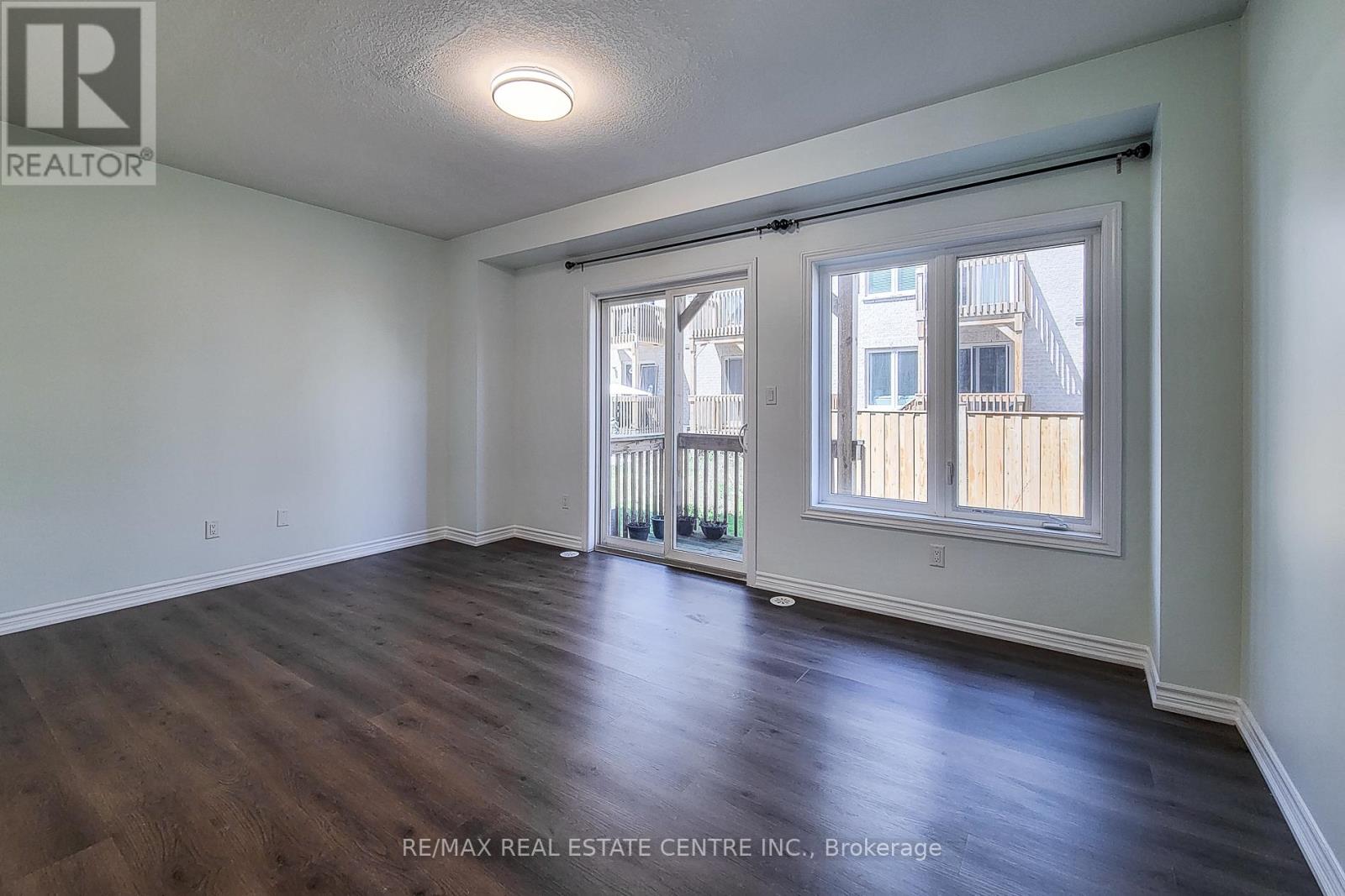 137 BORERS CREEK CIRCLE, Hamilton (Waterdown), Ontario, L8B1W3 — Photo 7