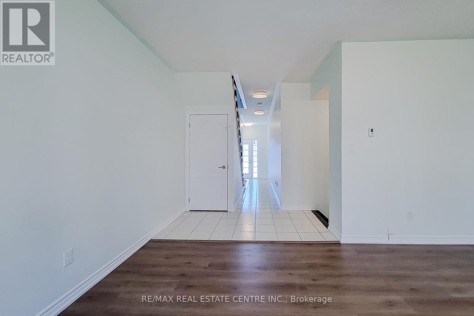 137 BORERS CREEK CIRCLE, Hamilton (Waterdown), Ontario, L8B1W3 — Photo 9